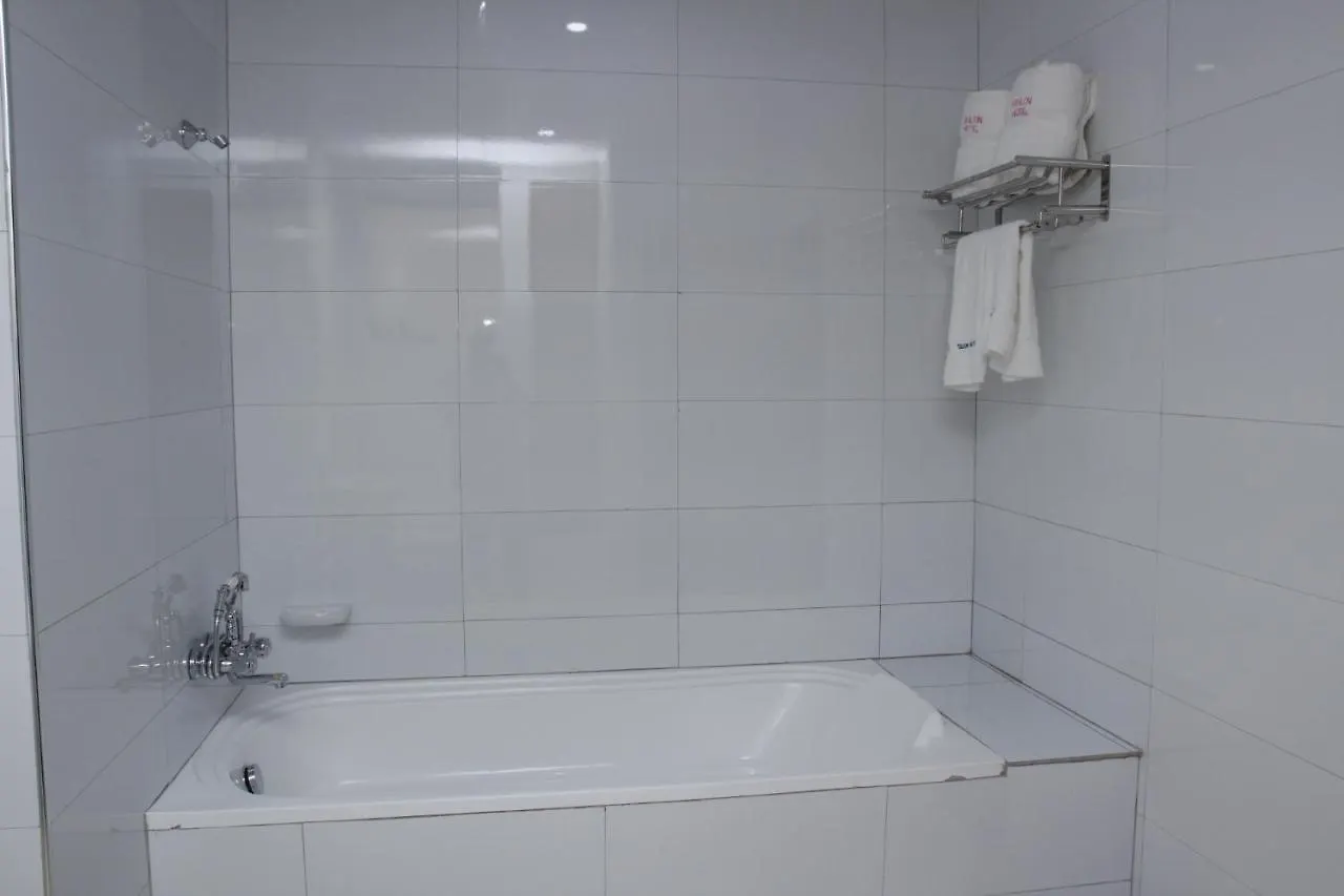 Kenlon Hotel Kampala
